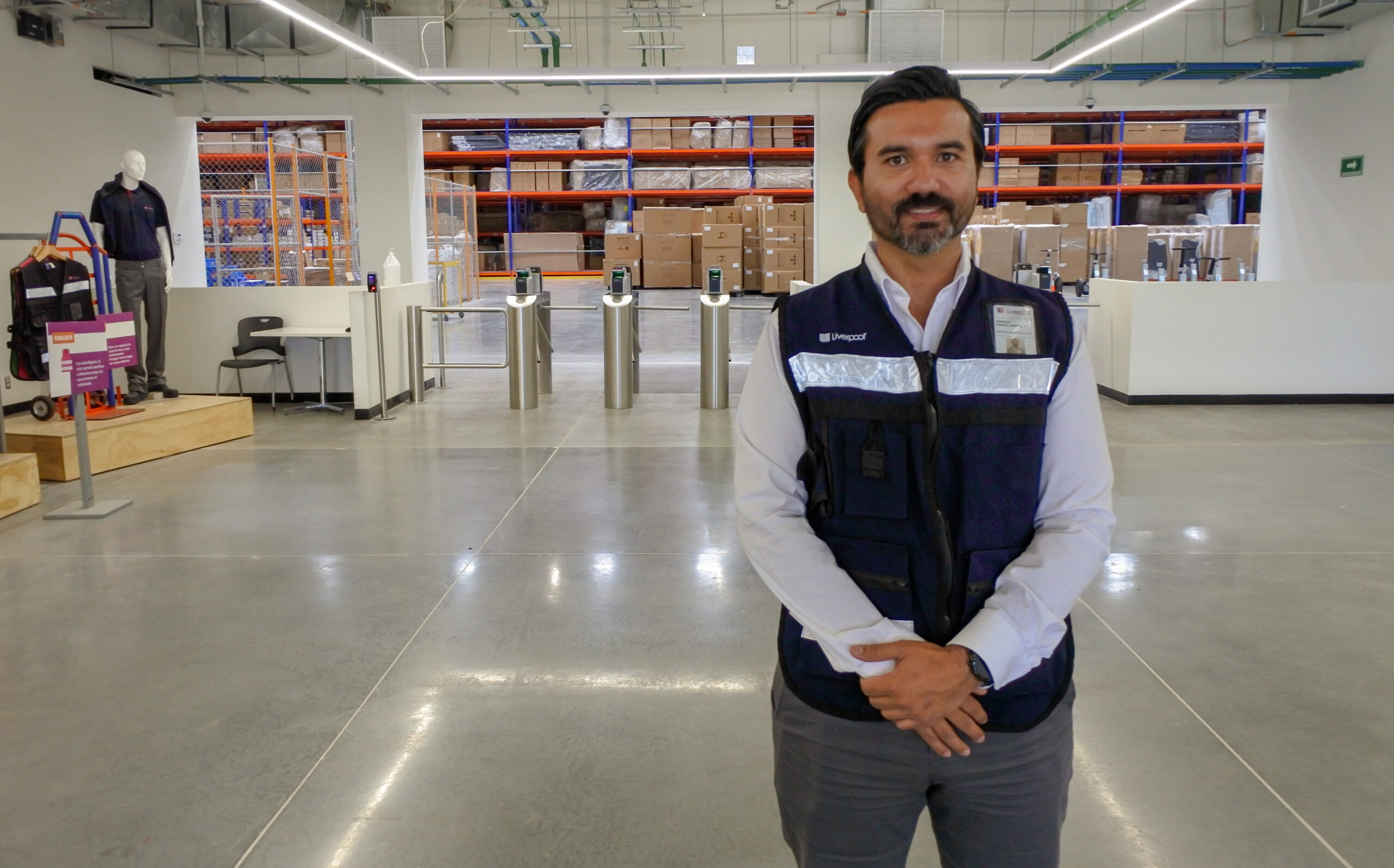 Auxiliar de Almacén Liverpool